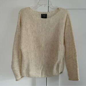 Like New! Abercrombie Cream Boatneck Sweater